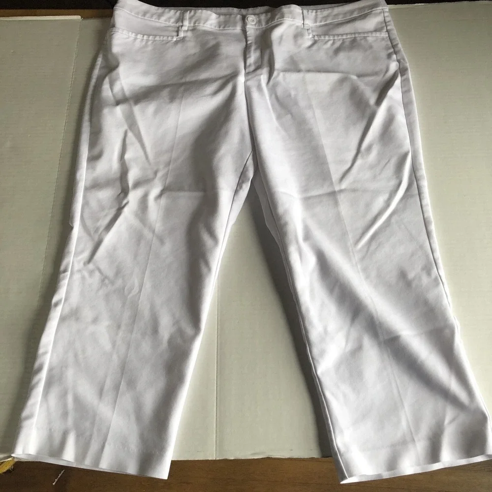 CJ Banks White Crop Pants Women's Sz 24WP A2129